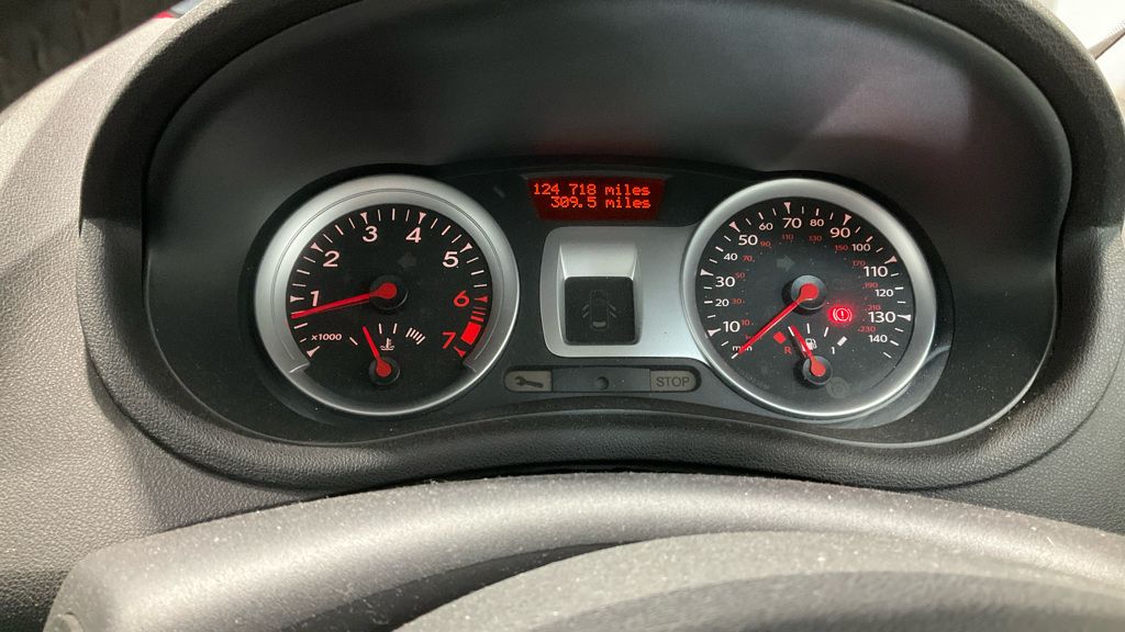 Used Renault Clio 2012 for sale - 76609418: Photo 10