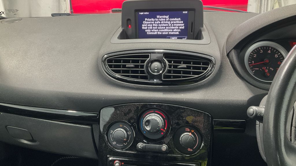 Used Renault Clio 2012 for sale - 76609418: Photo 11