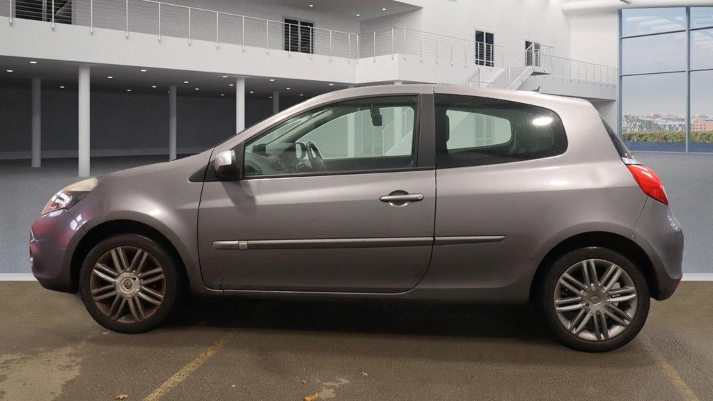 Used Renault Clio 2012 for sale - 76609418: Photo 6