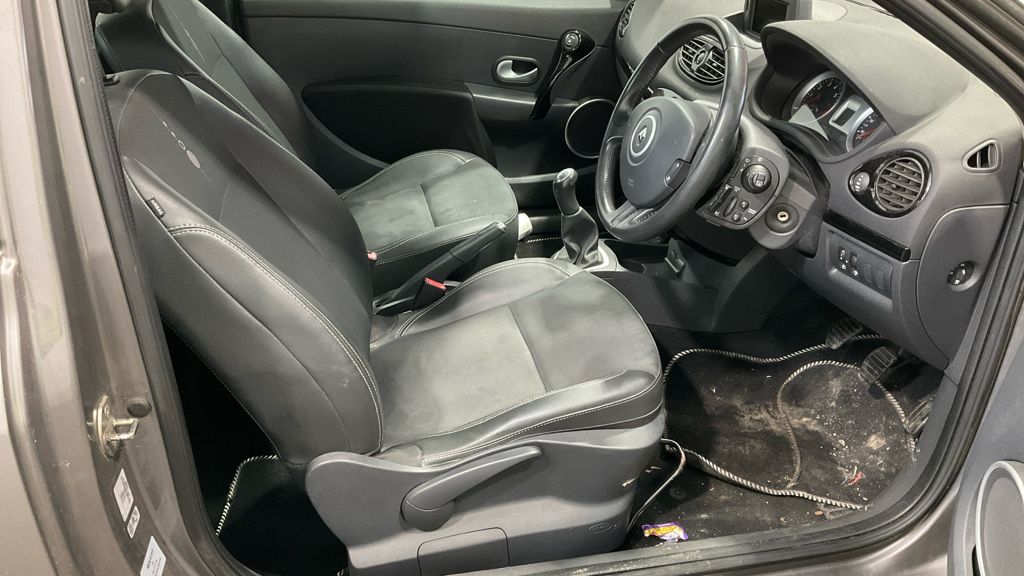 Used Renault Clio 2012 for sale - 76609418: Photo 9