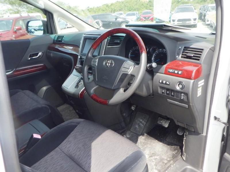 Used Toyota Alphard 2010 for sale - 76609449: Photo 11