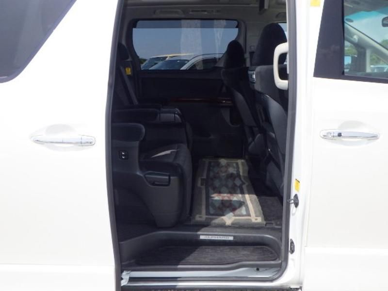 Used Toyota Alphard 2010 for sale - 76609449: Photo 13