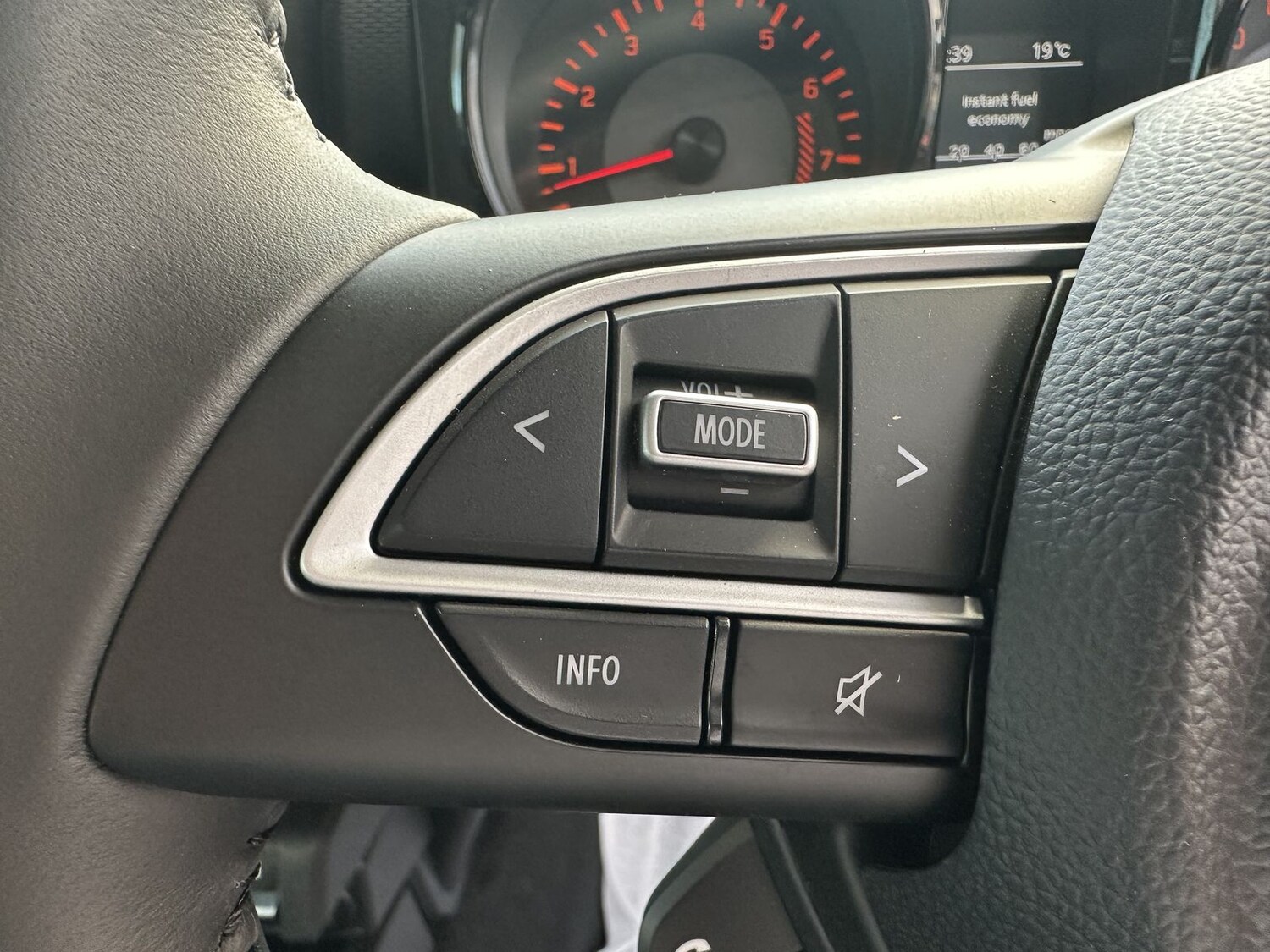 Used Suzuki Jimny 2025 for sale - 76609441: Photo 27