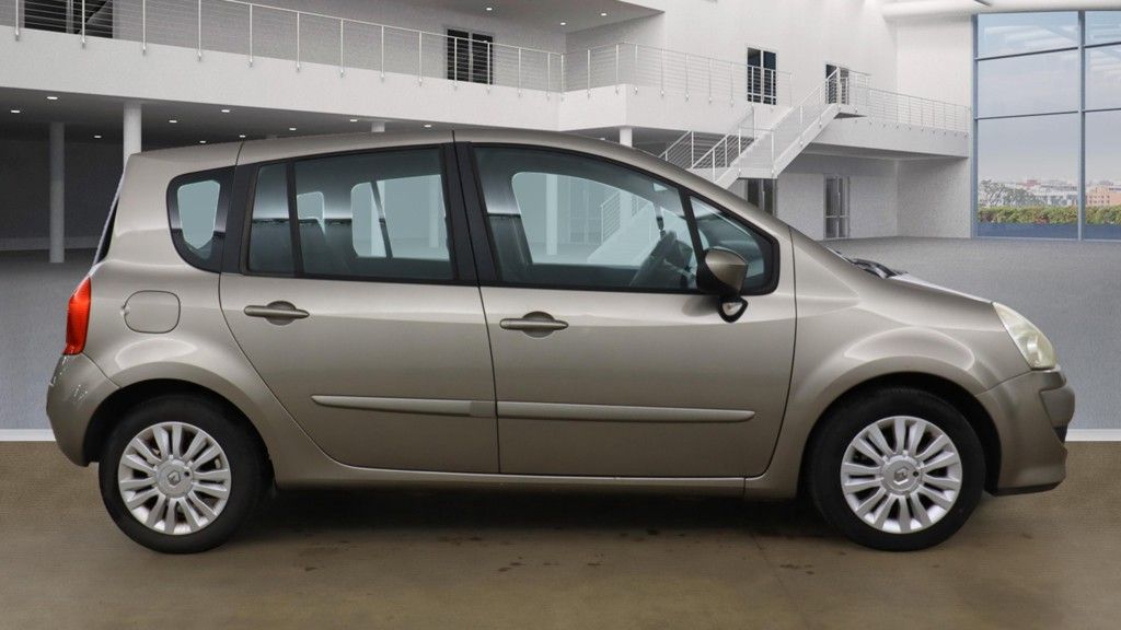 Used Renault Grand Modus 2011 for sale - 76609421: Photo 5