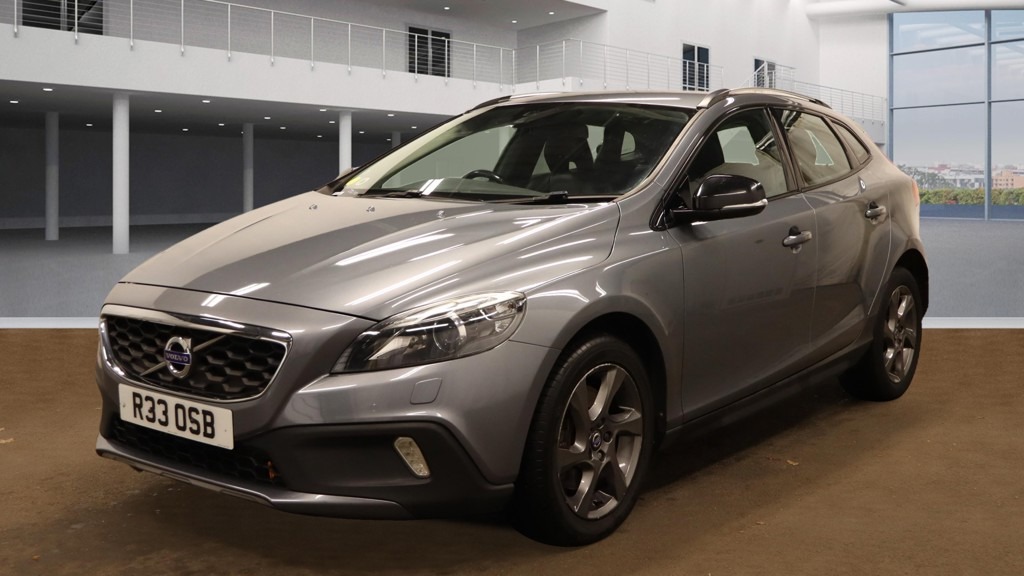 Used Volvo V40 2016 for sale - 76431138: Photo 2