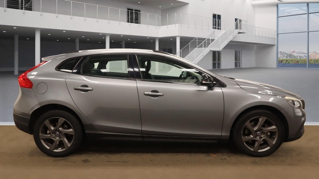 Used Volvo V40 2016 for sale - 76431138: Photo 5