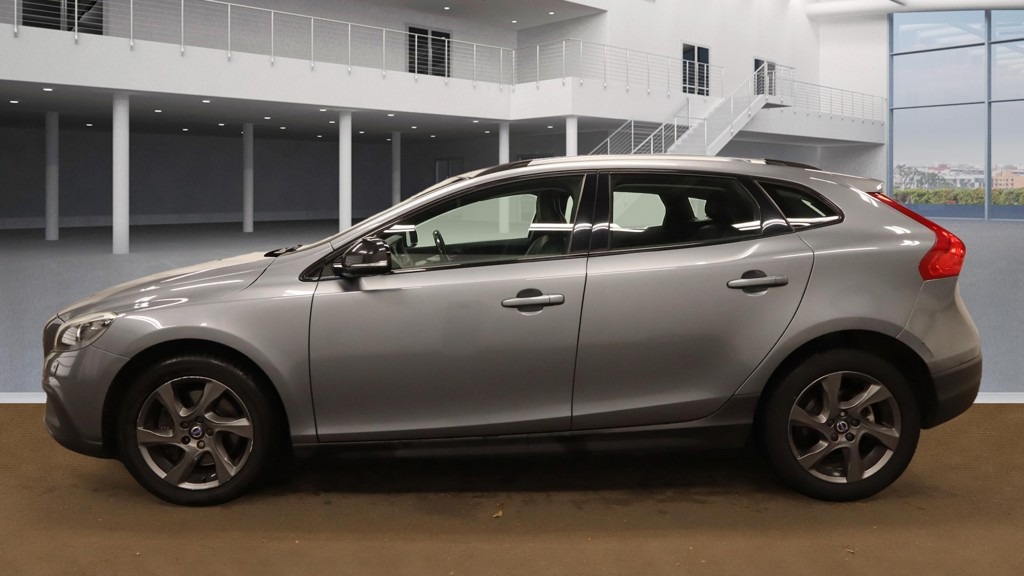 Used Volvo V40 2016 for sale - 76431138: Photo 6
