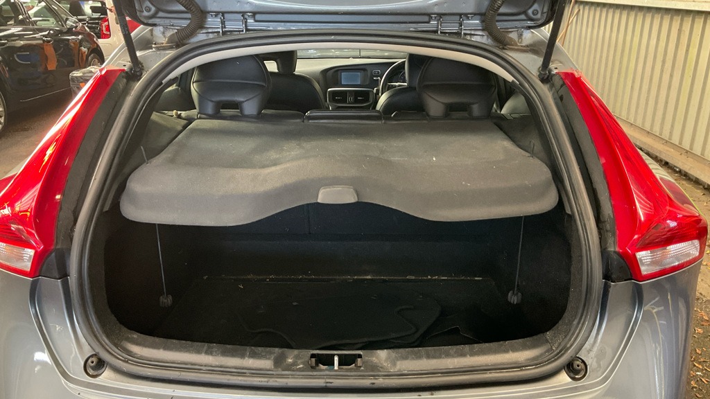 Used Volvo V40 2016 for sale - 76431138: Photo 7