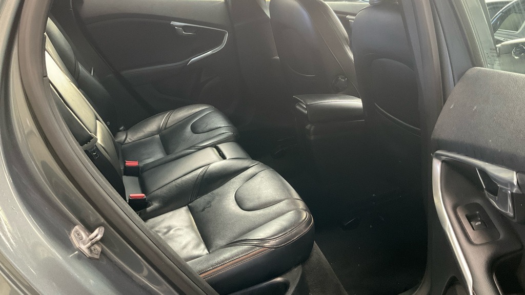 Used Volvo V40 2016 for sale - 76431138: Photo 8