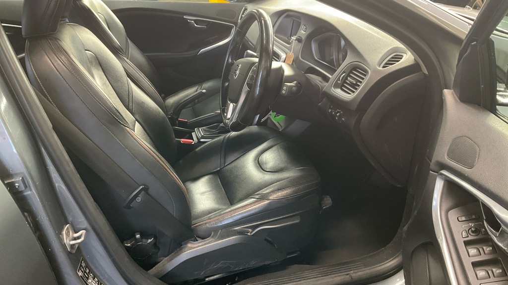 Used Volvo V40 2016 for sale - 76431138: Photo 9