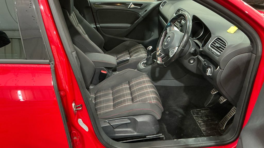 Used Volkswagen Golf 2009 for sale - 76598500: Photo 9