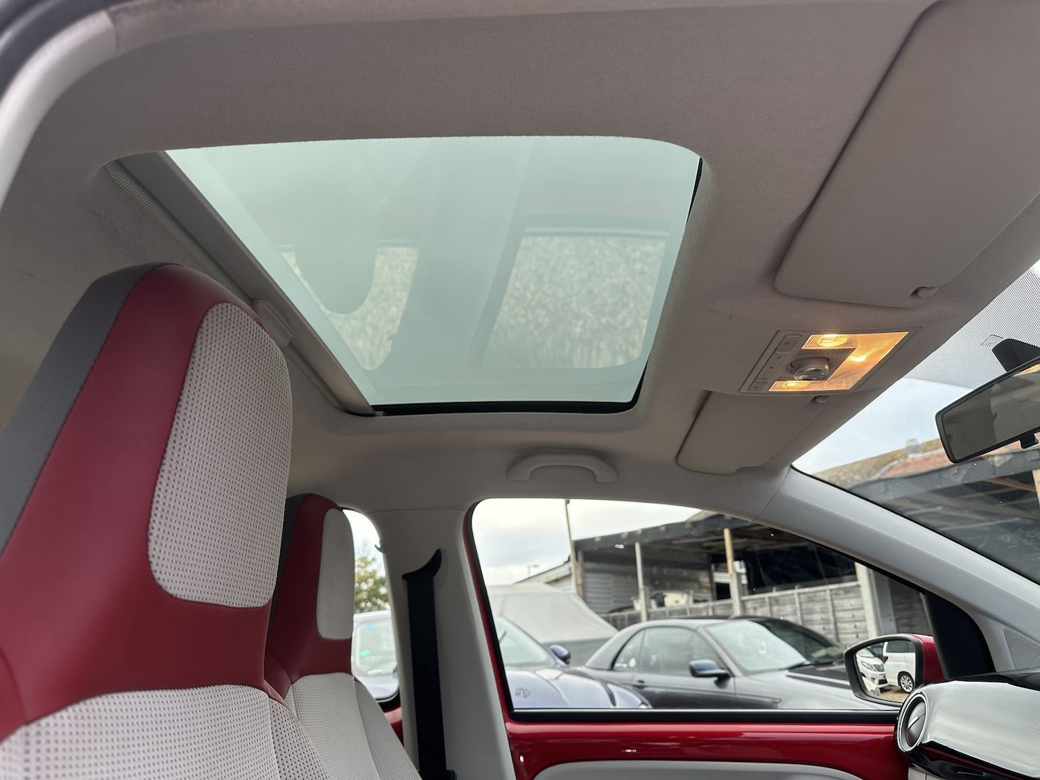 Used Volkswagen up! 2013 for sale - 76609443: Photo 16