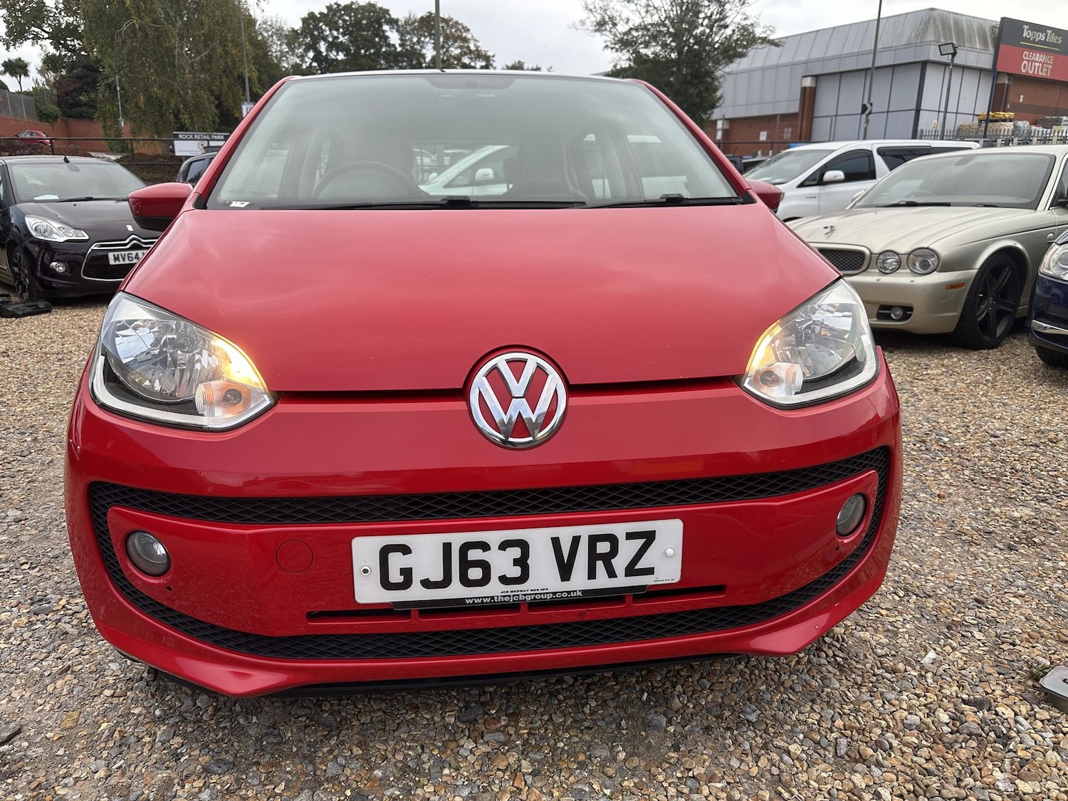 Used Volkswagen up! 2013 for sale - 76609443: Photo 2