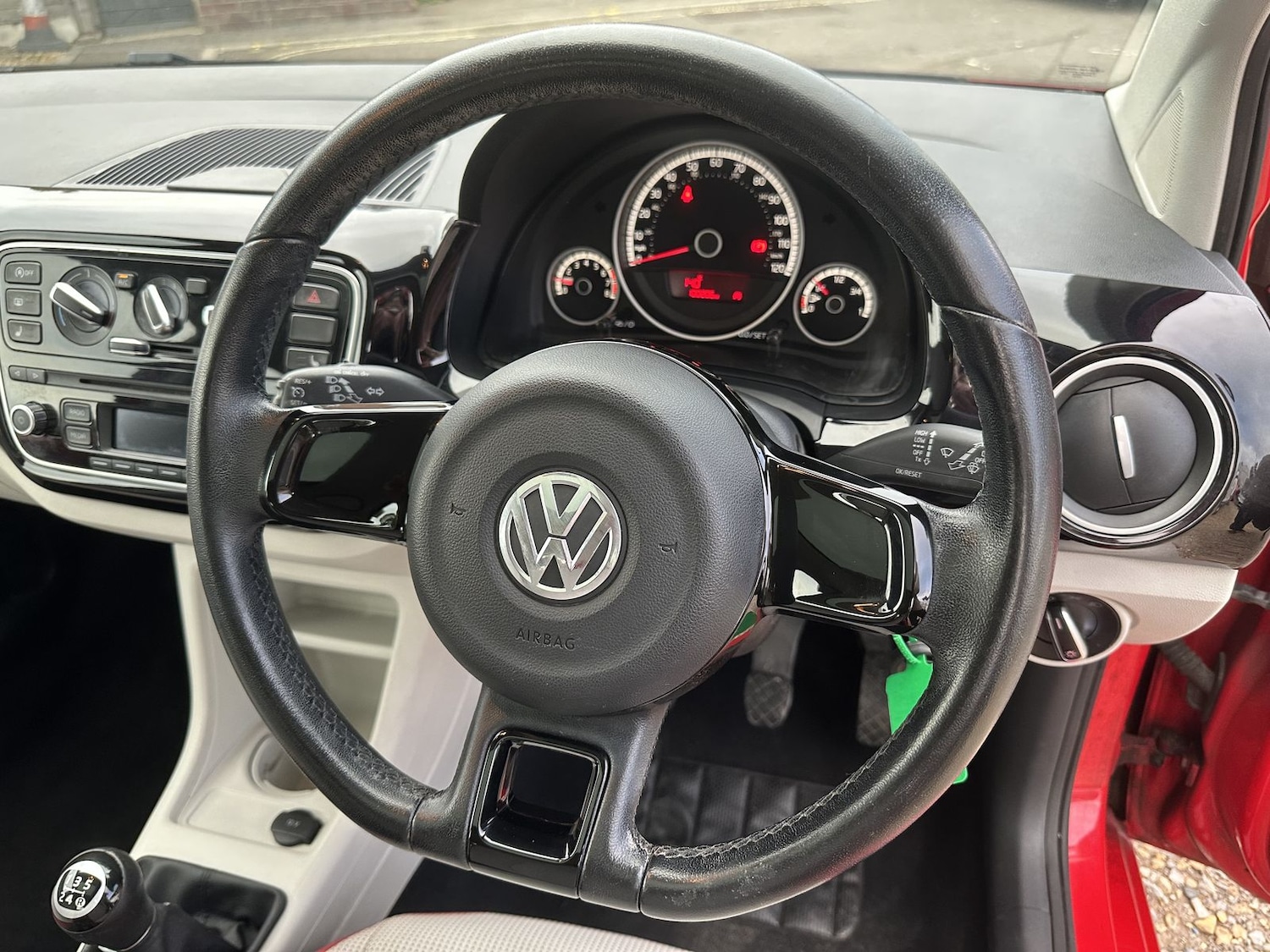 Used Volkswagen up! 2013 for sale - 76609443: Photo 24