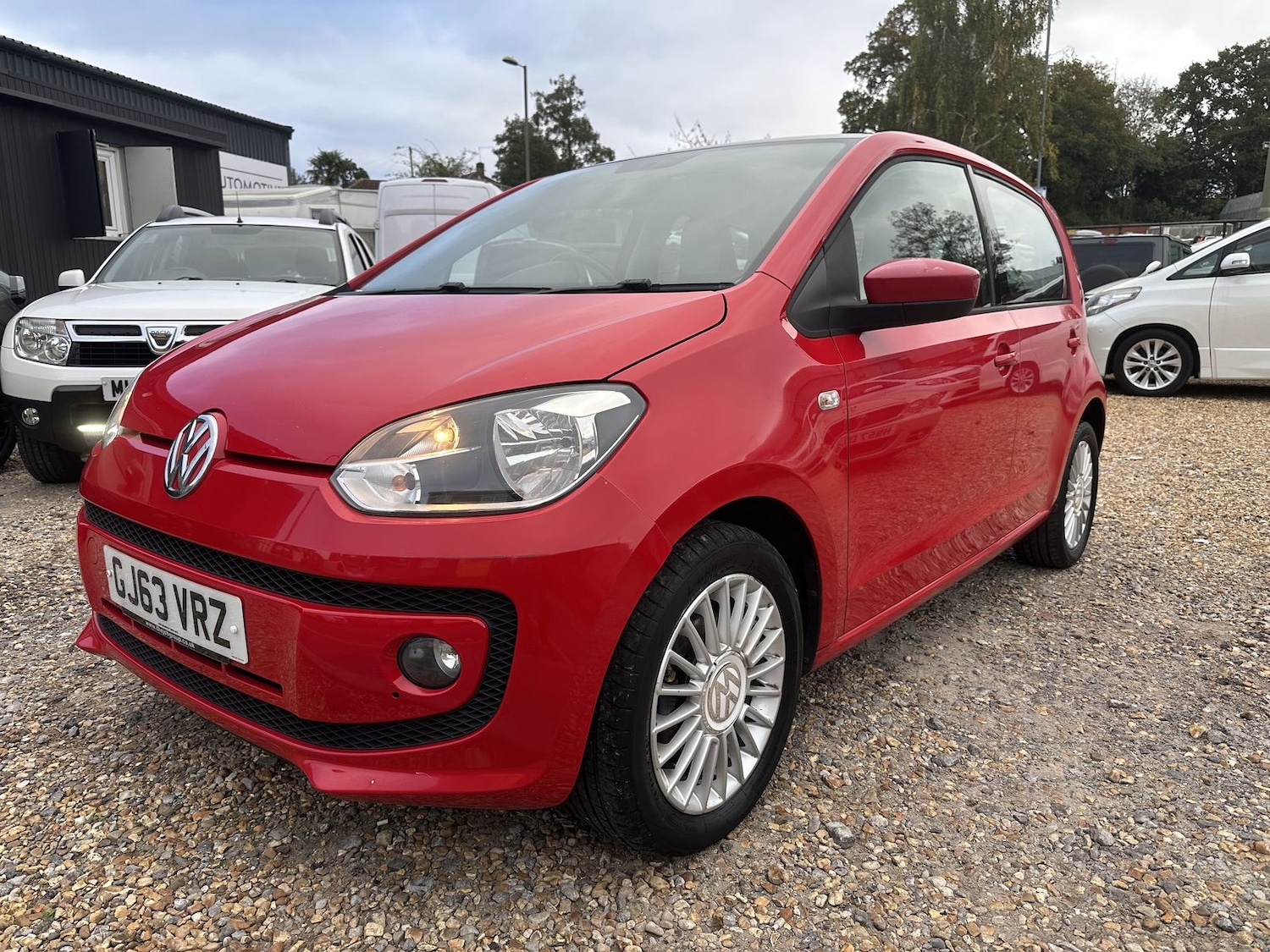 Used Volkswagen up! 2013 for sale - 76609443: Photo 3