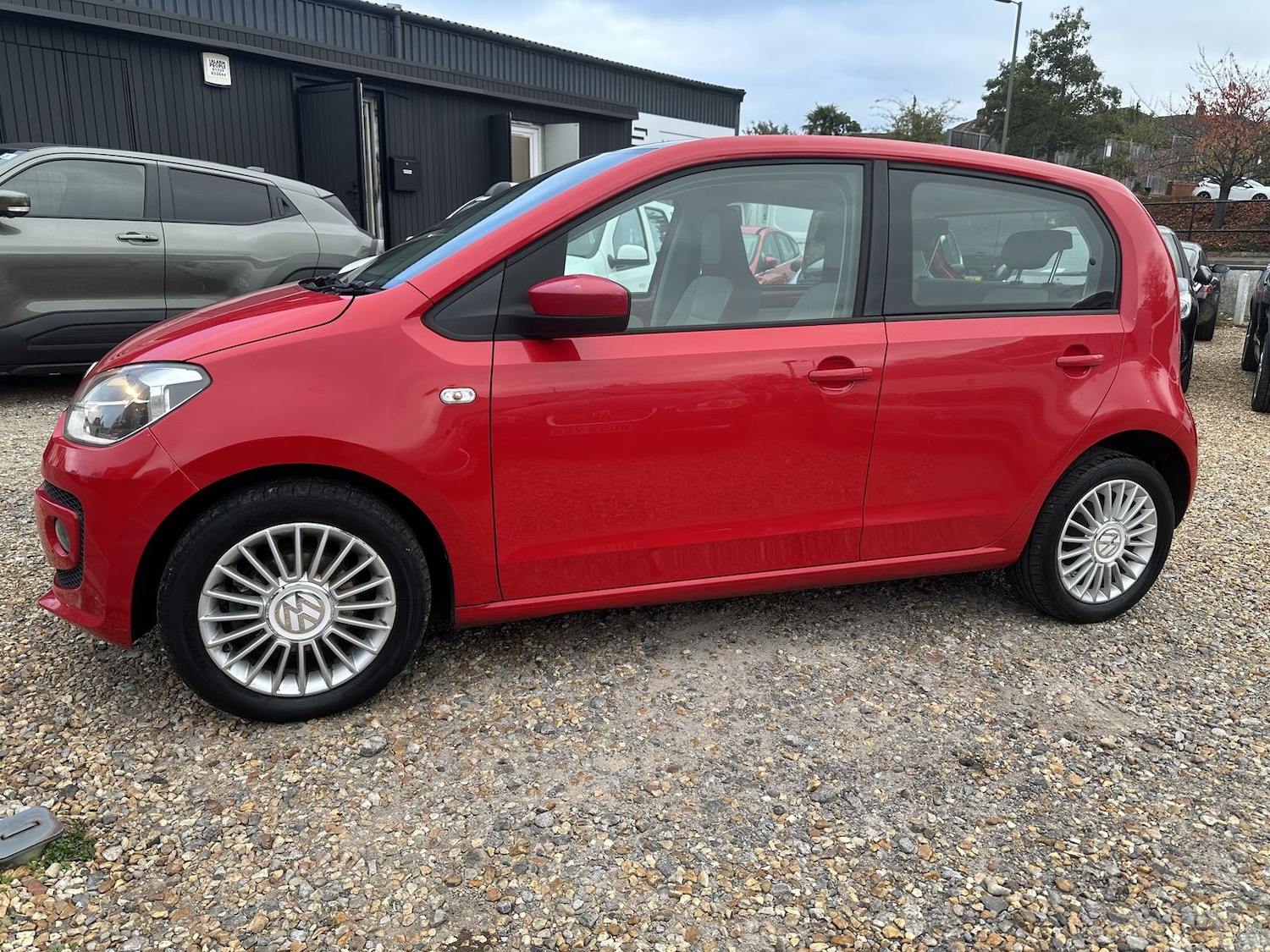 Used Volkswagen up! 2013 for sale - 76609443: Photo 4