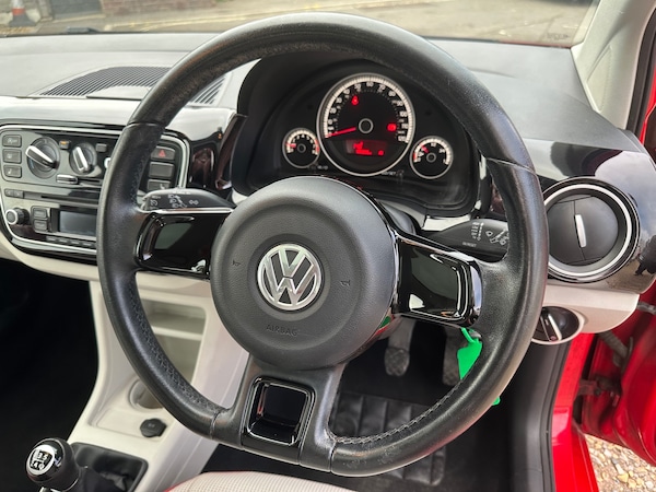 Used Volkswagen up! 2013 for sale - 76273394: Photo 24