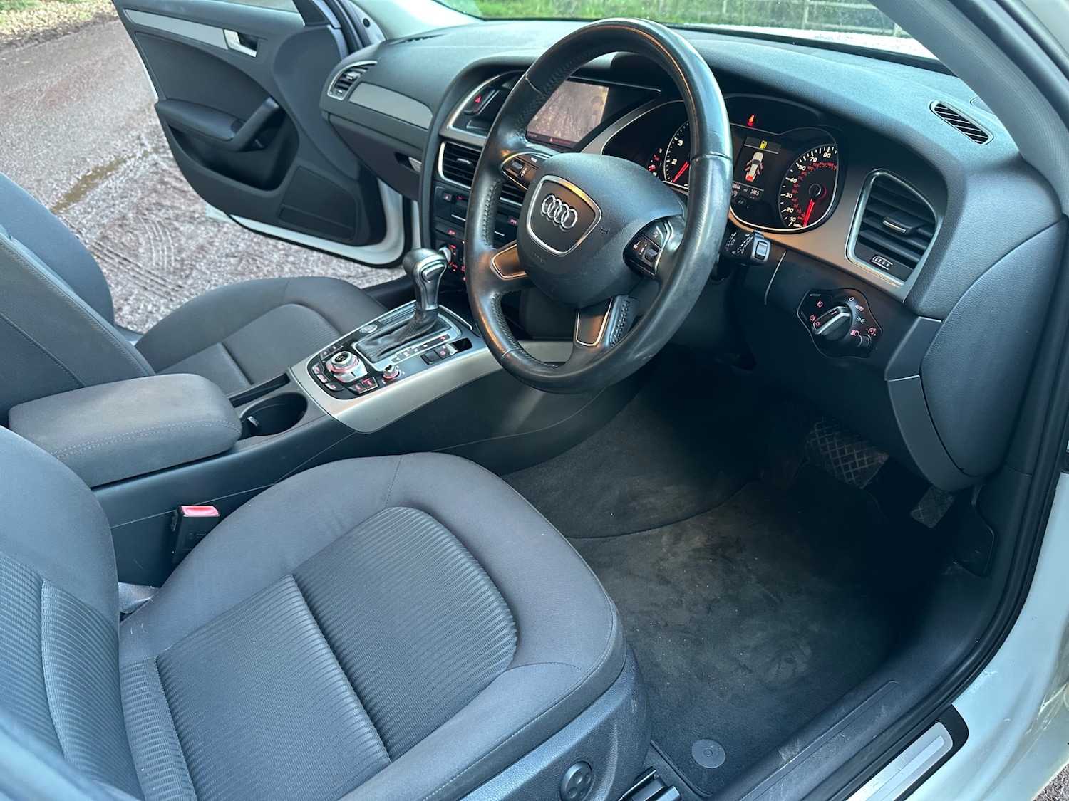 Used Audi A4 Avant 2012 for sale - 77418401: Photo 10