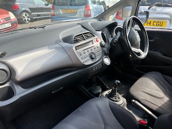 Used Honda Jazz 2010 for sale - 75497119: Photo