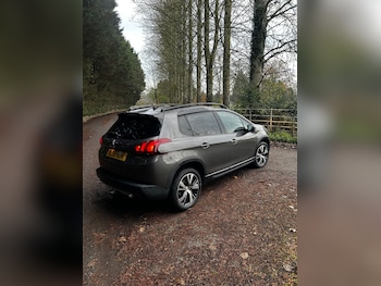 Used Peugeot 2008 2018 for sale - 76830576: Photo
