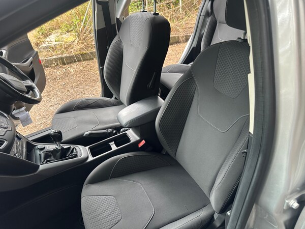 Used Ford Focus 2015 for sale - 75157135: Photo 8
