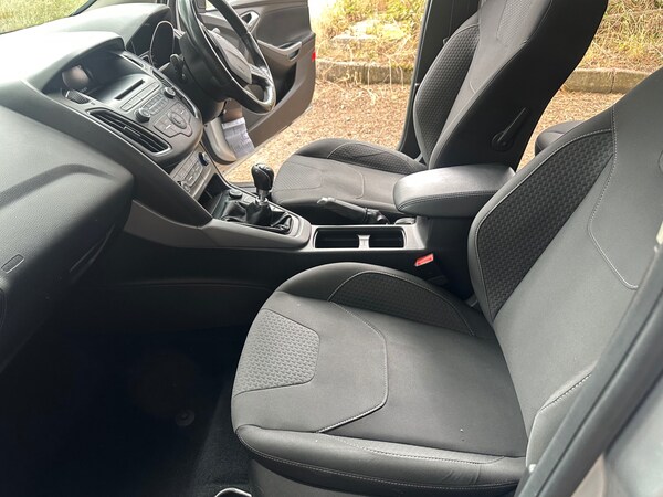 Used Ford Focus 2015 for sale - 75157135: Photo 9