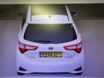 Used Toyota Yaris 2018 for sale - 79732031: Photo