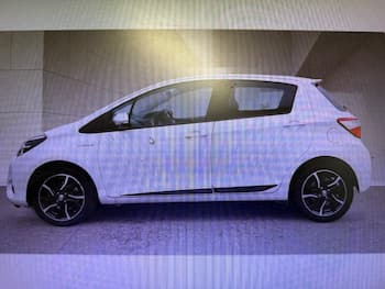 Used Toyota Yaris 2018 for sale - 79732031: Photo