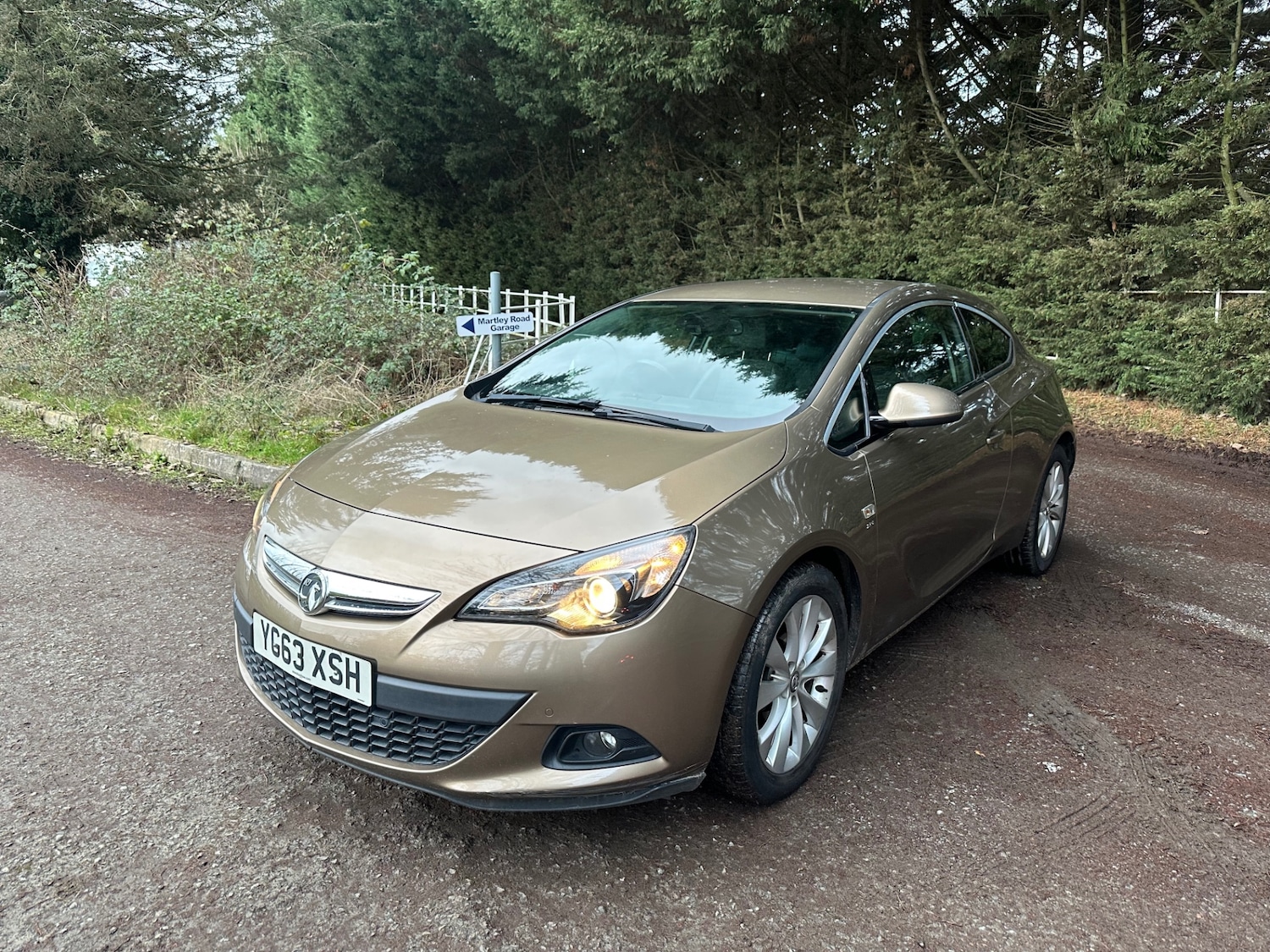 Used Vauxhall Astra GTC 2013 for sale - 77492915: Photo 2