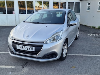 Used Peugeot 208 2015 for sale - 76025511: Photo