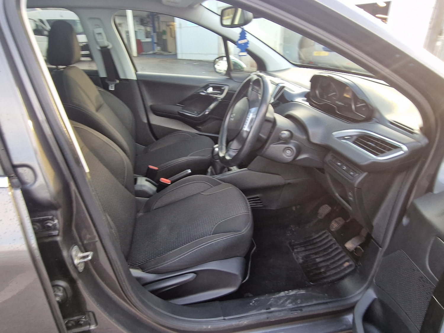 Used Peugeot 208 2018 for sale - 76968258: Photo 12