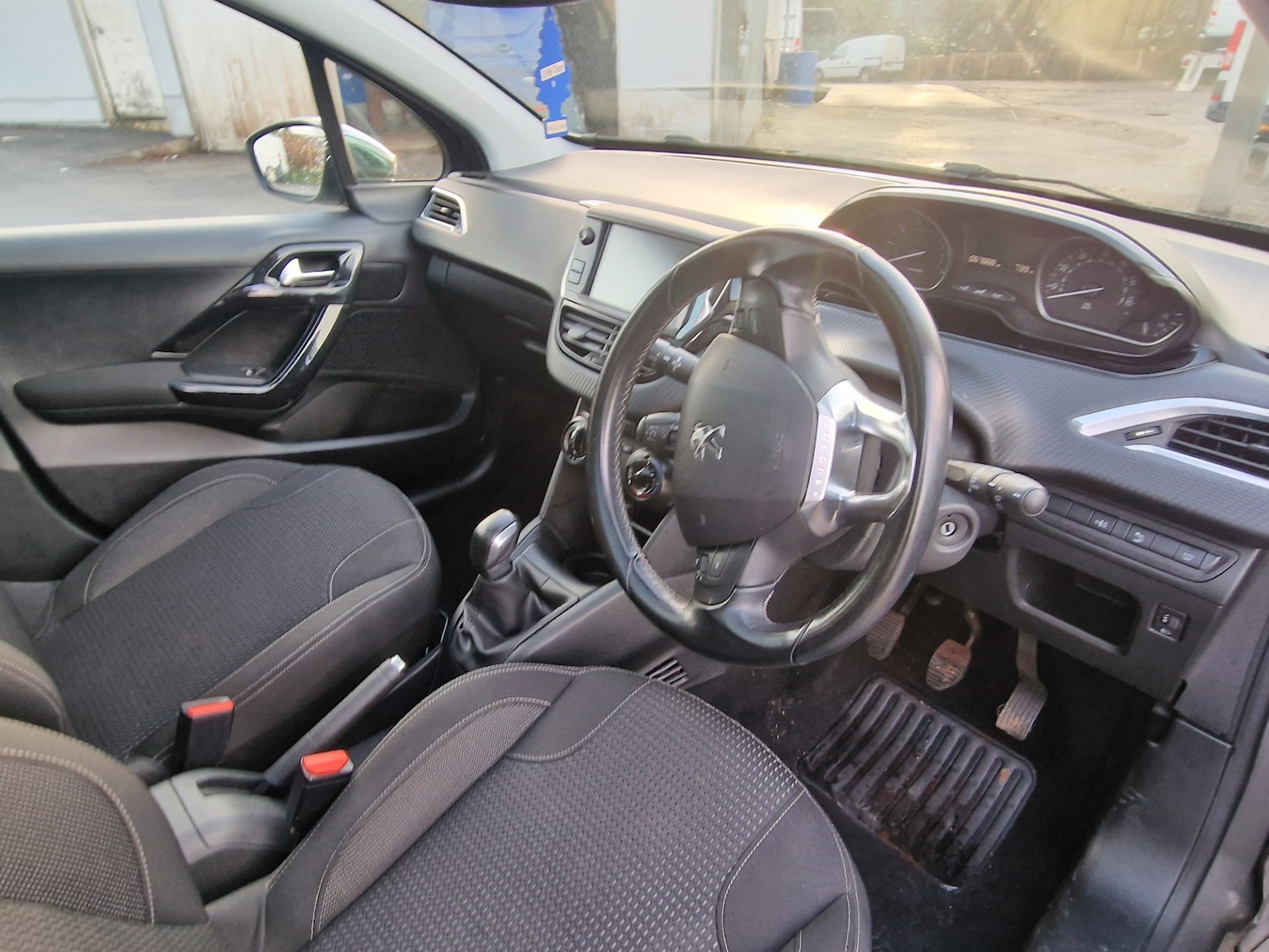 Used Peugeot 208 2018 for sale - 76968258: Photo 14