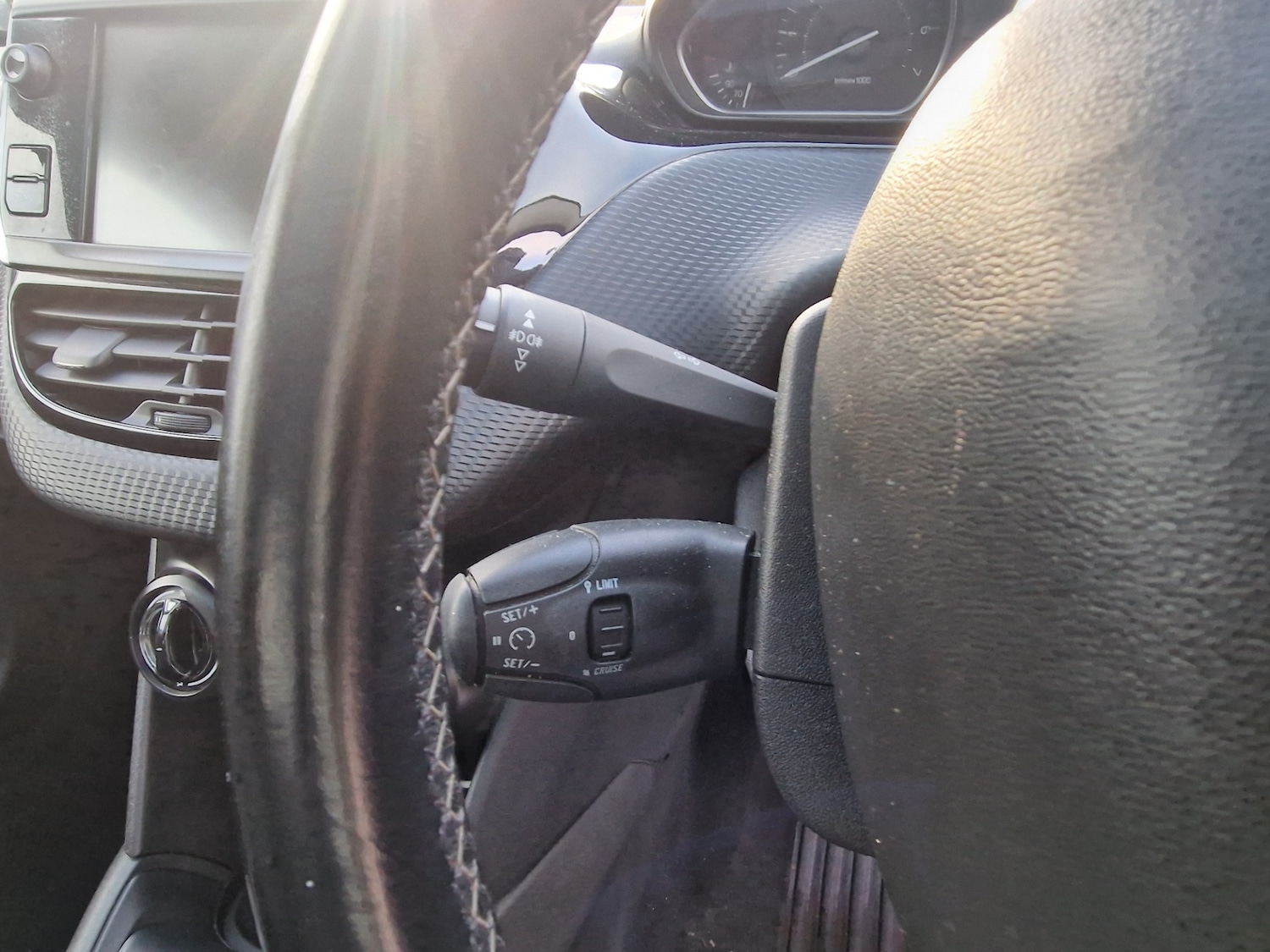 Used Peugeot 208 2018 for sale - 76968258: Photo 17