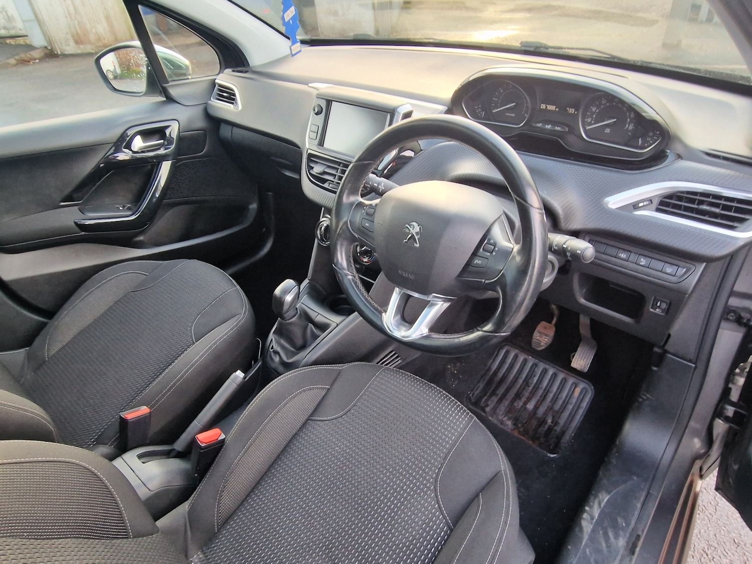 Used Peugeot 208 2018 for sale - 76968258: Photo 19