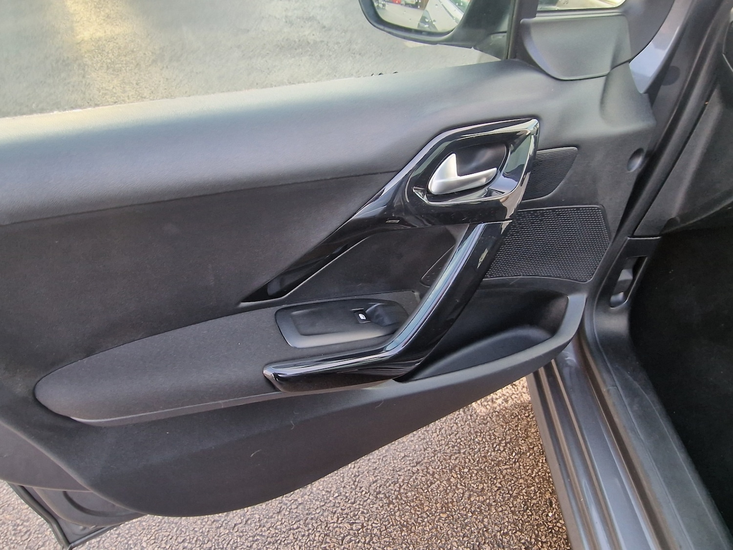 Used Peugeot 208 2018 for sale - 76968258: Photo 28