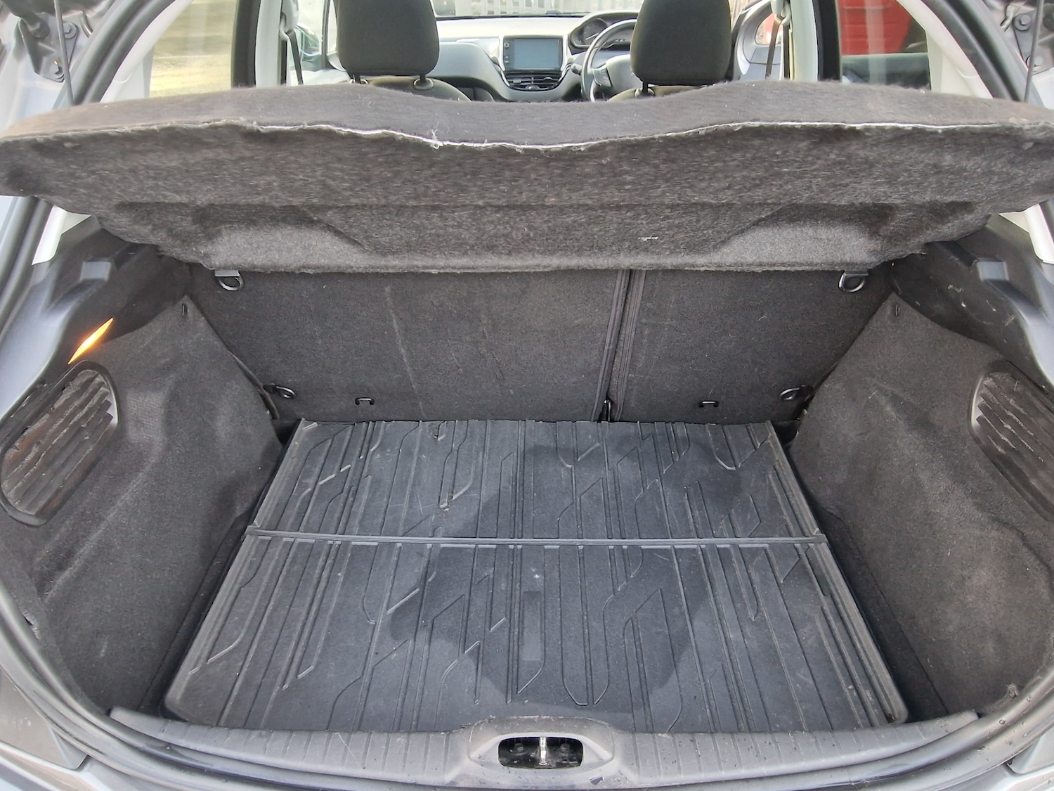 Used Peugeot 208 2018 for sale - 76968258: Photo 32