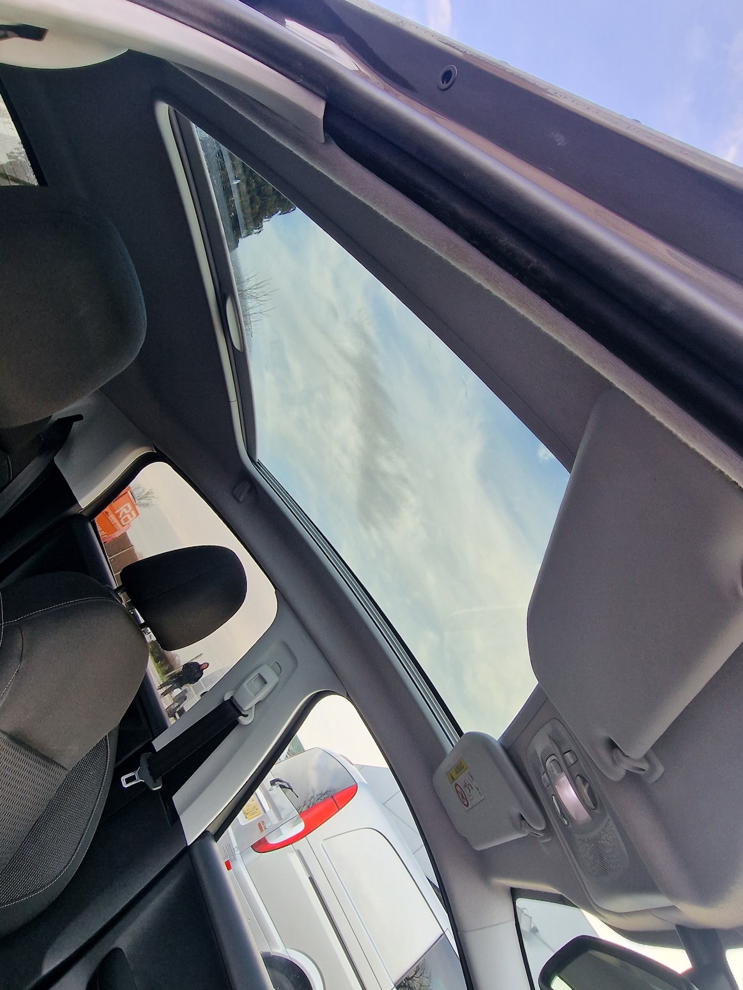 Used Peugeot 208 2018 for sale - 76968258: Photo 37