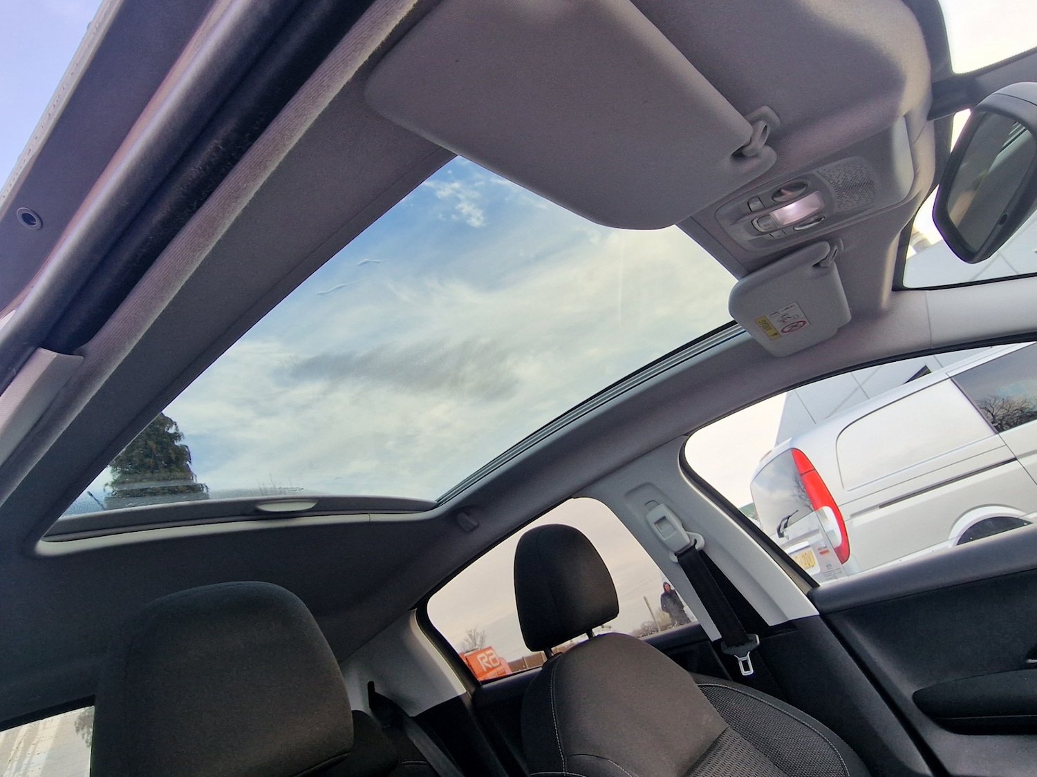 Used Peugeot 208 2018 for sale - 76968258: Photo 38