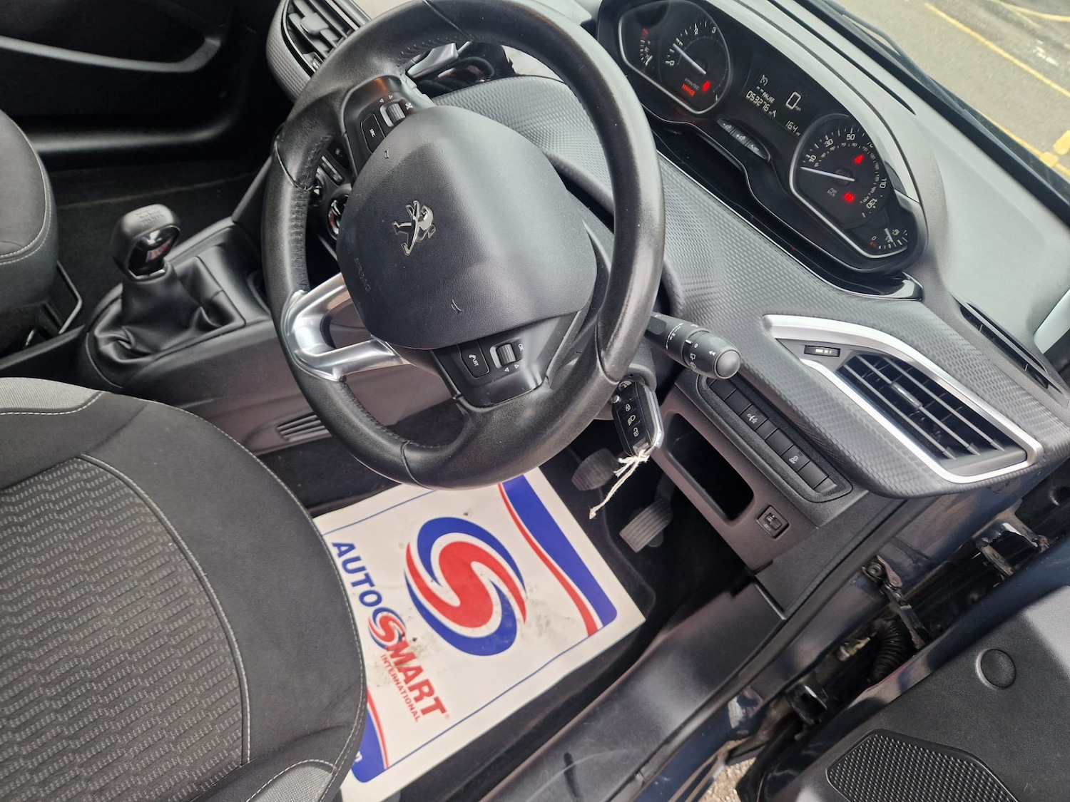 Used Peugeot 208 2016 for sale - 77687327: Photo 12