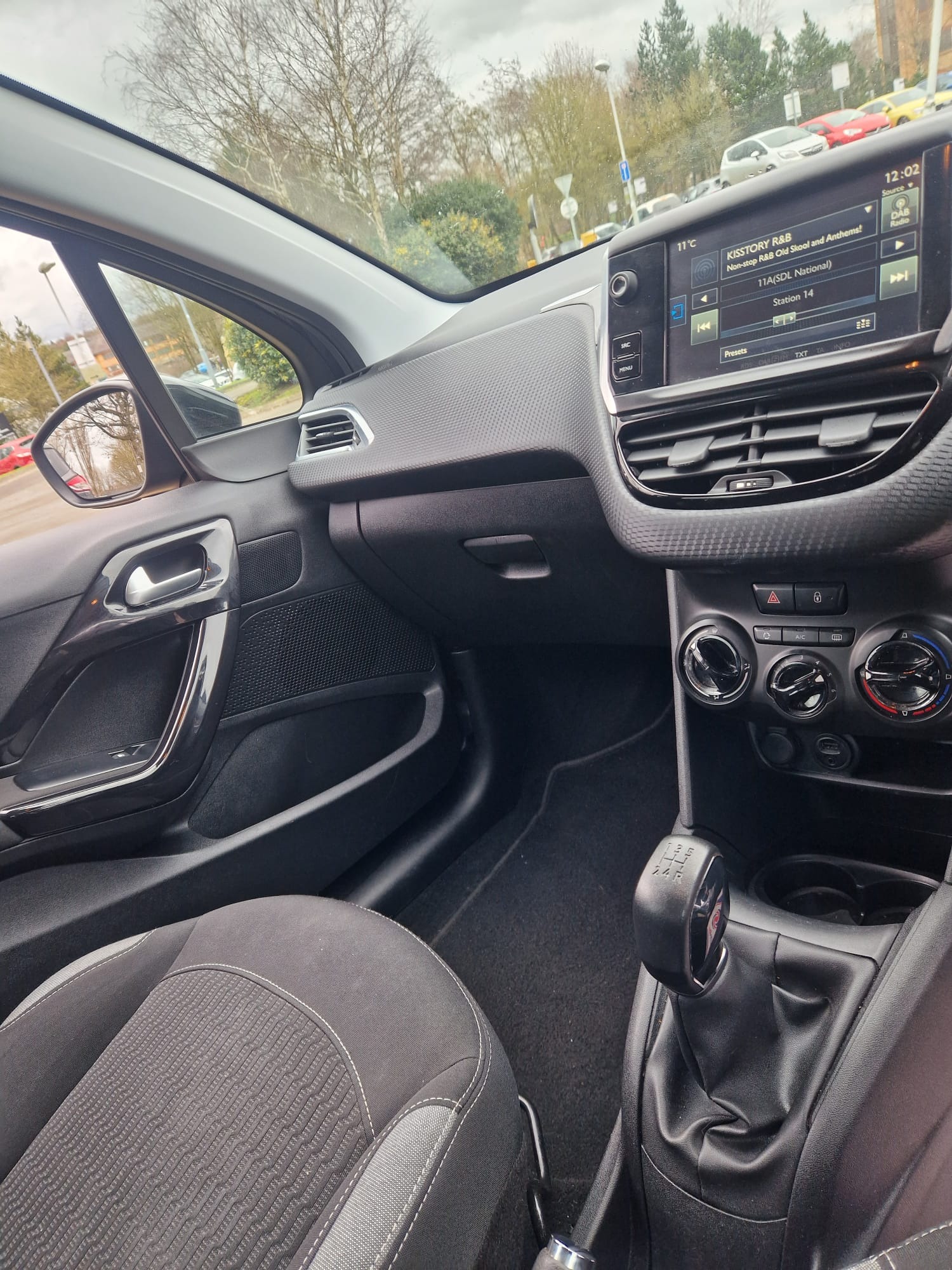 Used Peugeot 208 2016 for sale - 77687327: Photo 13