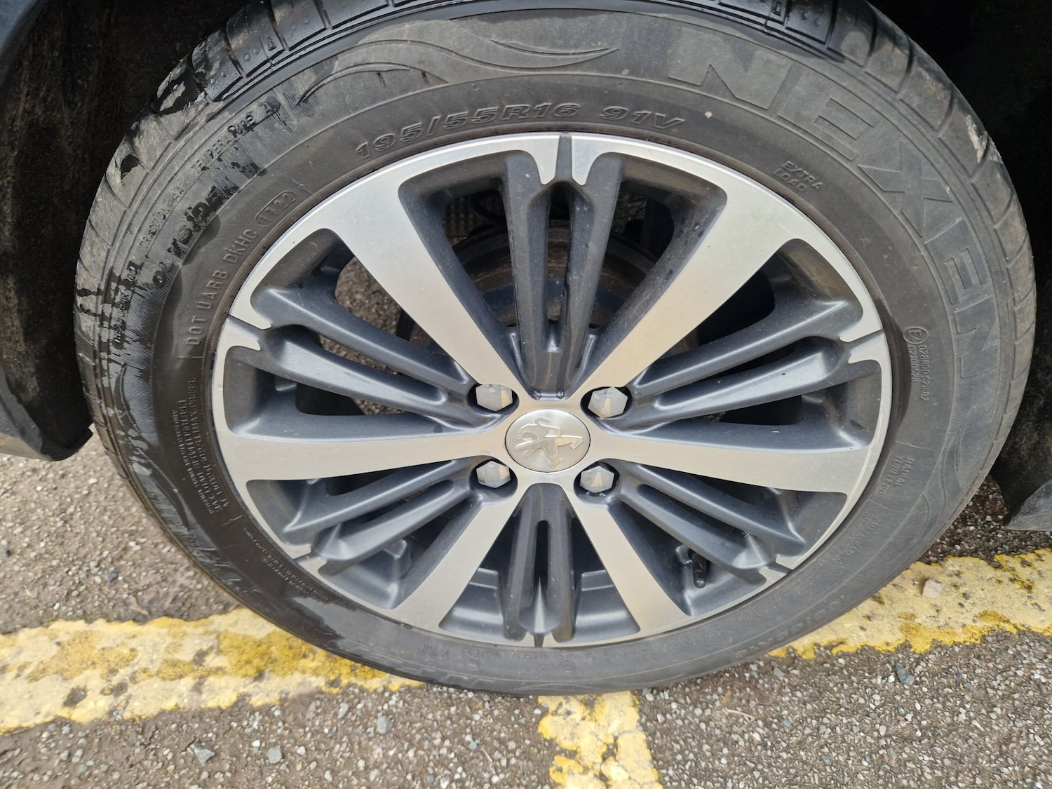 Used Peugeot 208 2016 for sale - 77687327: Photo 19