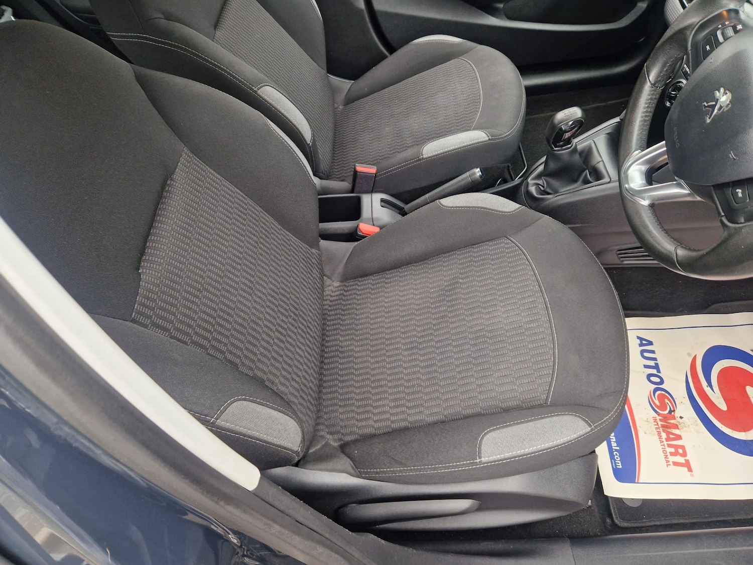 Used Peugeot 208 2016 for sale - 77687327: Photo 9