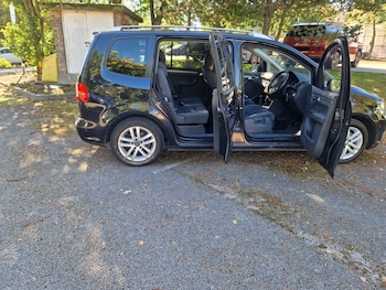 Used Volkswagen Touran 2012 for sale - 76045583: Photo