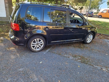 Used Volkswagen Touran 2012 for sale - 76045583: Photo