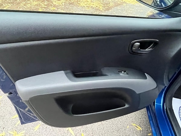 Used Hyundai i10 2012 for sale - 75626138: Photo 30