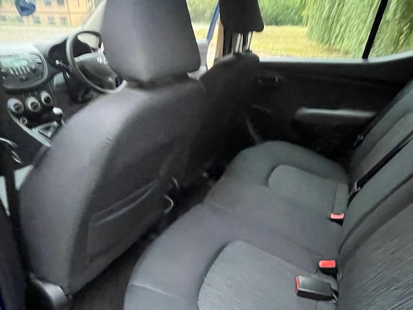 Used Hyundai i10 2012 for sale - 75626138: Photo 34