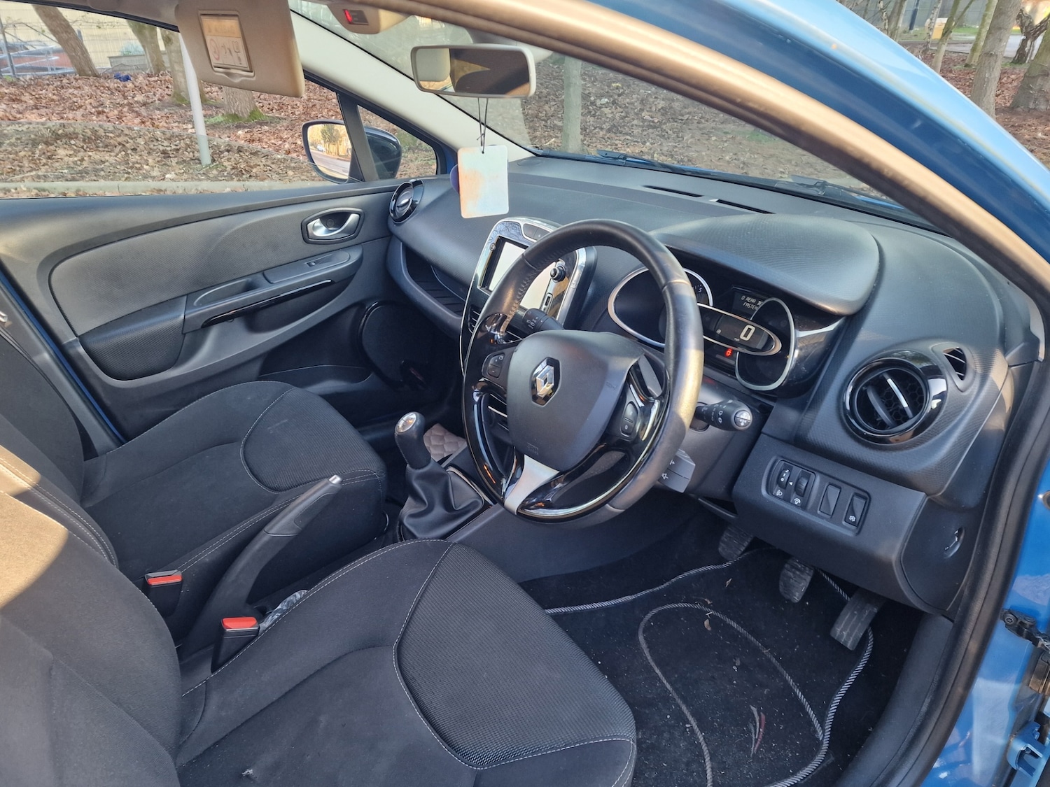 Used Renault Clio 2015 for sale - 76554207: Photo 17
