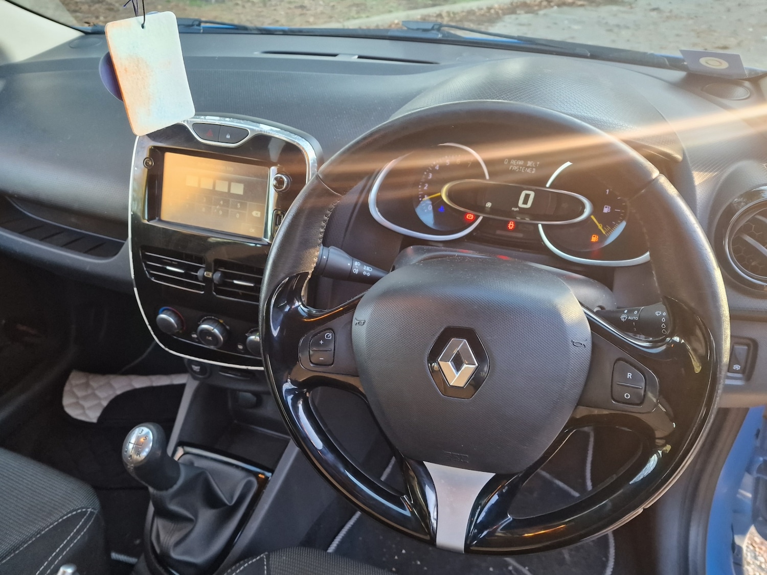 Used Renault Clio 2015 for sale - 76554207: Photo 18