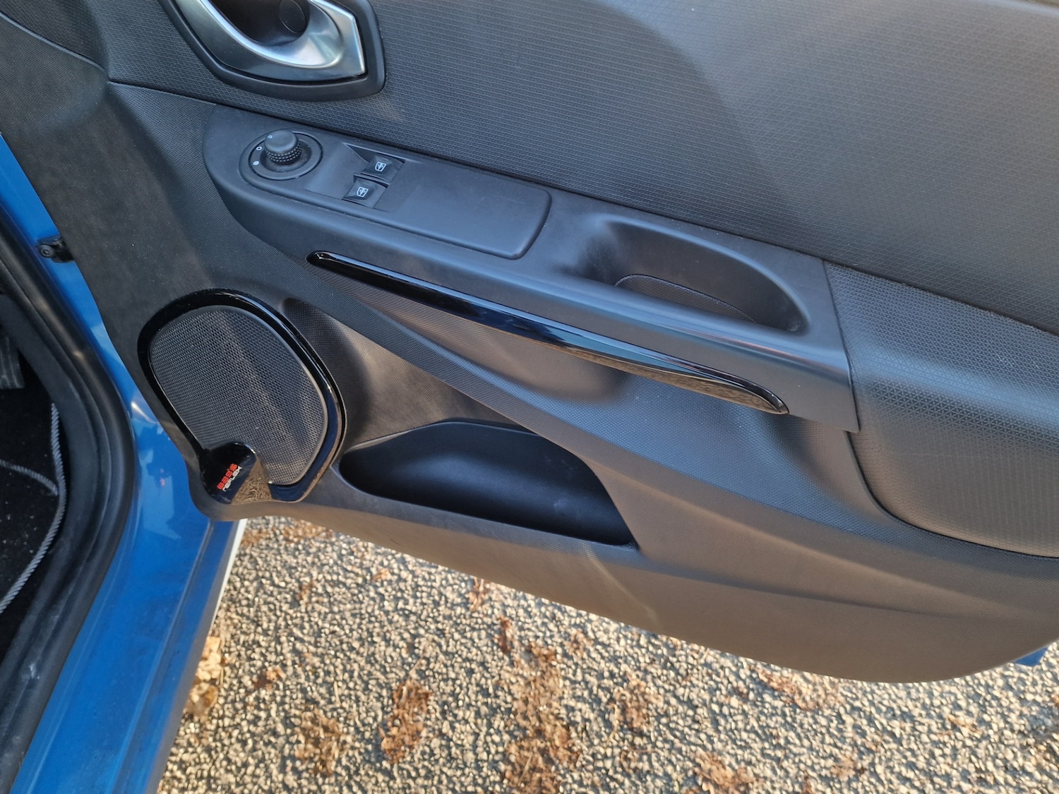 Used Renault Clio 2015 for sale - 76554207: Photo 20