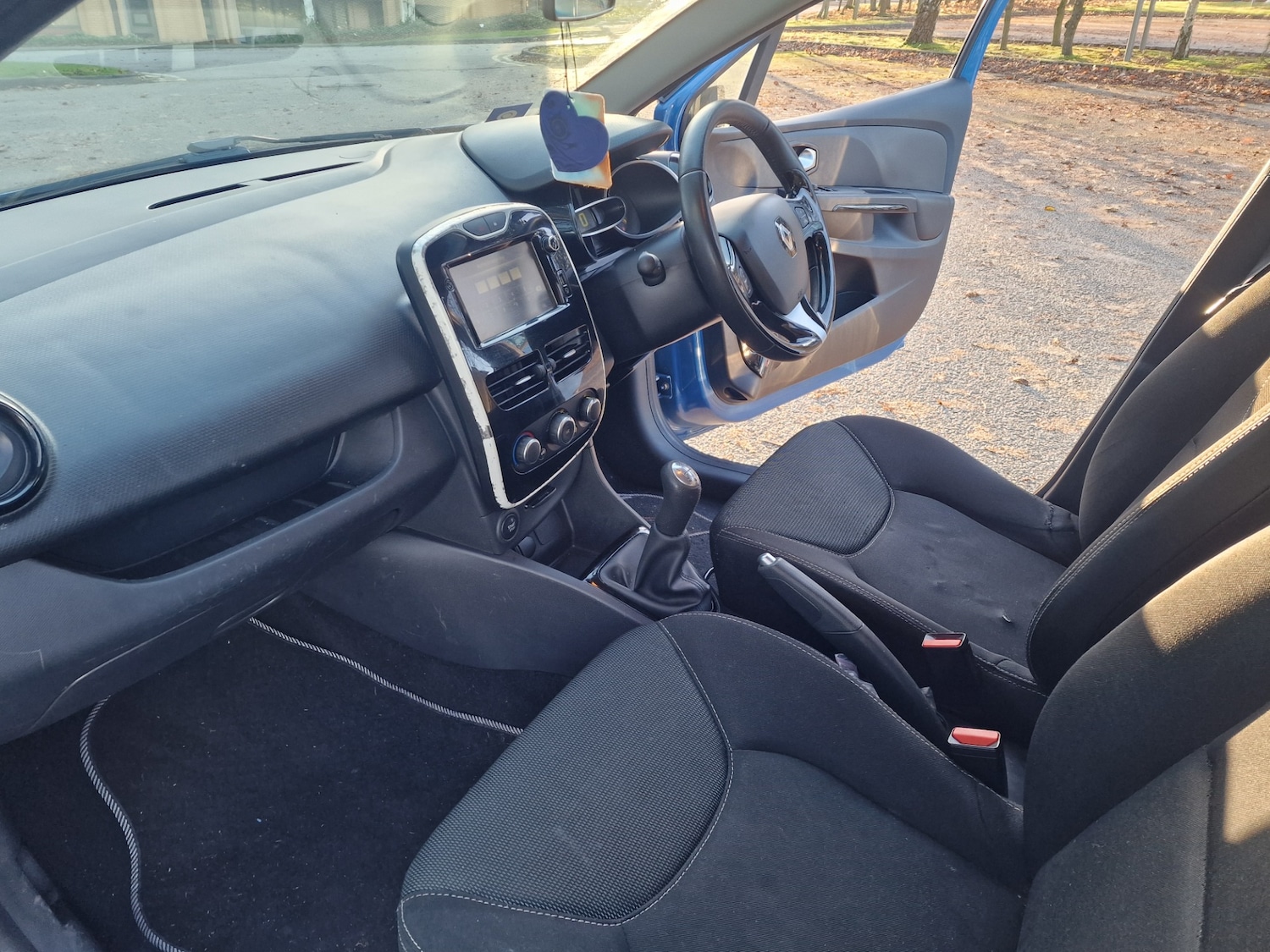 Used Renault Clio 2015 for sale - 76554207: Photo 25